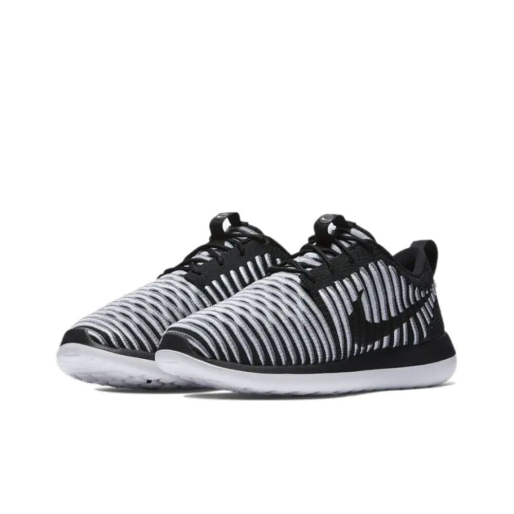 Nike Roshe Two Flyknit Black, White, Grey (W8), Casual, Lightweight / NIB